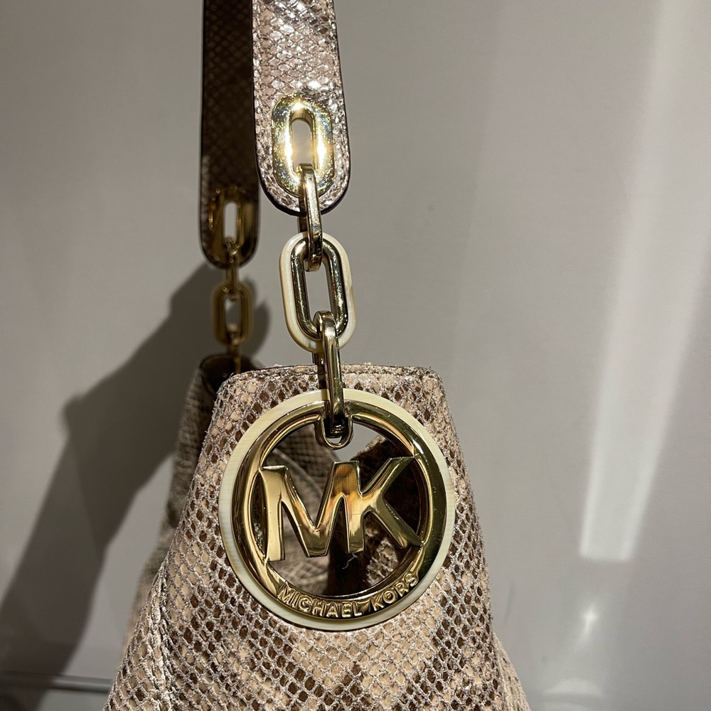 MICHAEL KORS Hobo shoulder bag. Stunning!! Like new